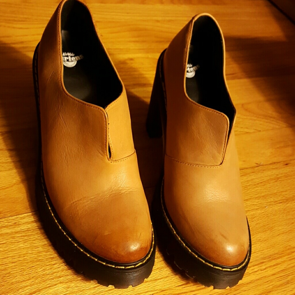 Dr. Martens Cordelia boot